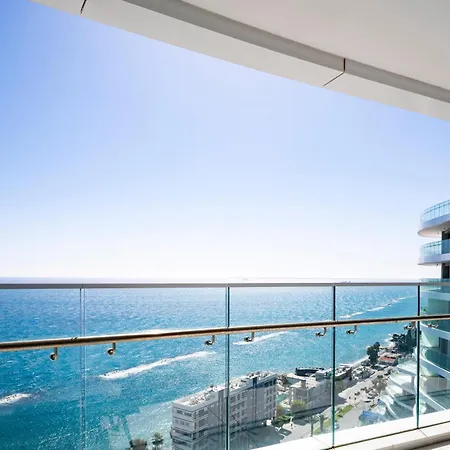 Del Mar Beachfront 3 Bedroom 'c' * Лимасол
