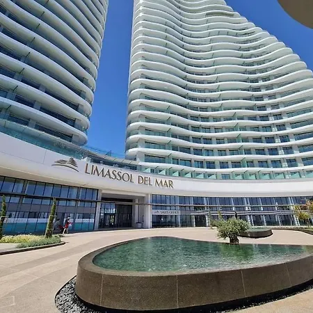 Апартаменты Del Mar Beachfront 3 Bedroom 'c' Лимасол